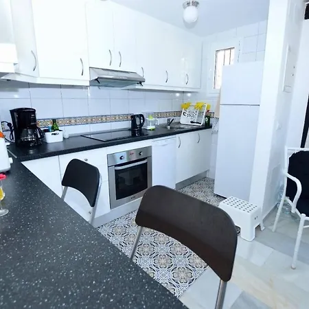 Nyaraló Calahonda - Sleeps 6 - Parking - Garden - Pool