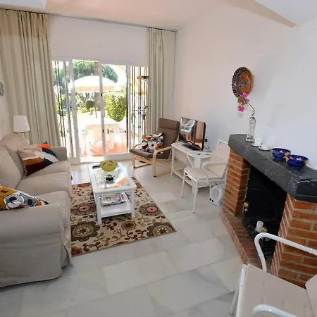 Nyaraló Calahonda - Sleeps 6 - Parking - Garden - Pool