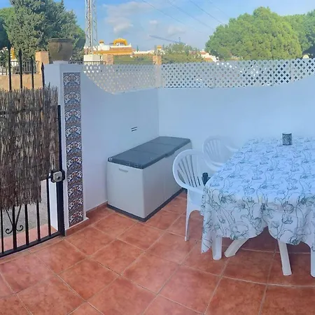 Calahonda - Sleeps 6 - Parking - Garden - Pool